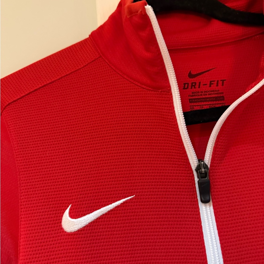 NWOT Nike Dri-Fit Red and White Sports Jacket - Picture 6 of 8